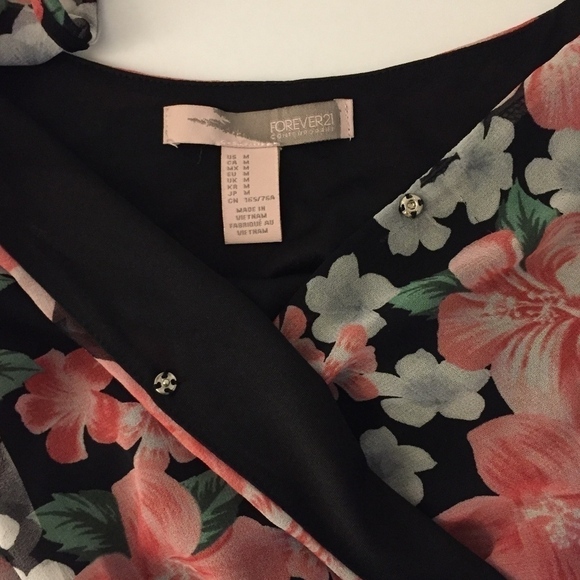 Forever 21 Romper Sz Med Floral Print Ruffle Straps Elastic Waist Lined Pockets - Picture 4 of 8